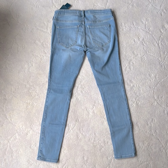 Hollister Super Light Blue Low Rise Super Soft Jegggings, 5 Short Juniors, NWT - Picture 4 of 6